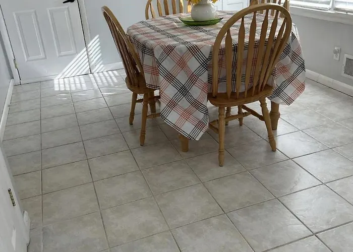 Spacious 4br Close To Airport For Work And Families Holiday home *