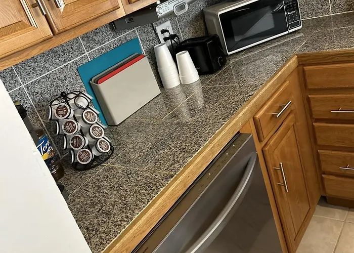 Spacious 4br Close To Airport For Work And Families